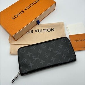 Louis Vuitton Black Monogram Eclipse  zippy wallet with LV box and dust bag